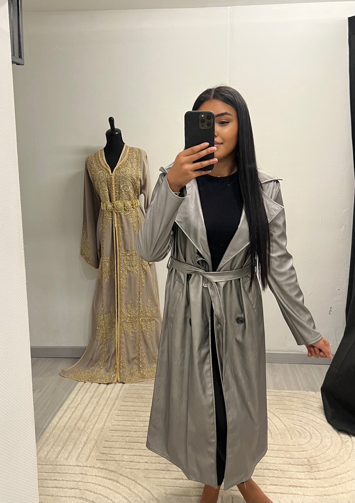 Trench en similicuir argenté