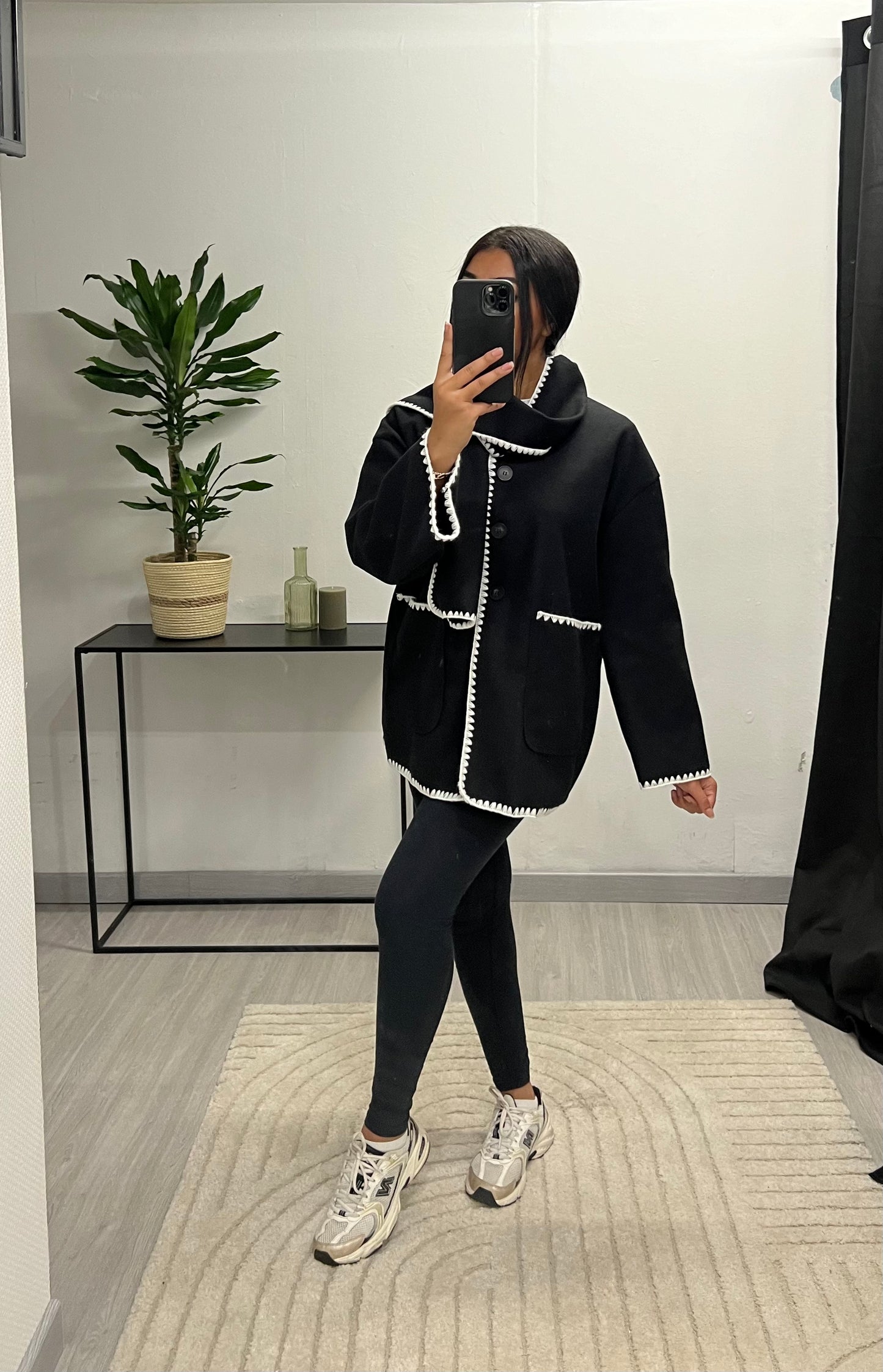 Veste avec écharpe intégrée noire