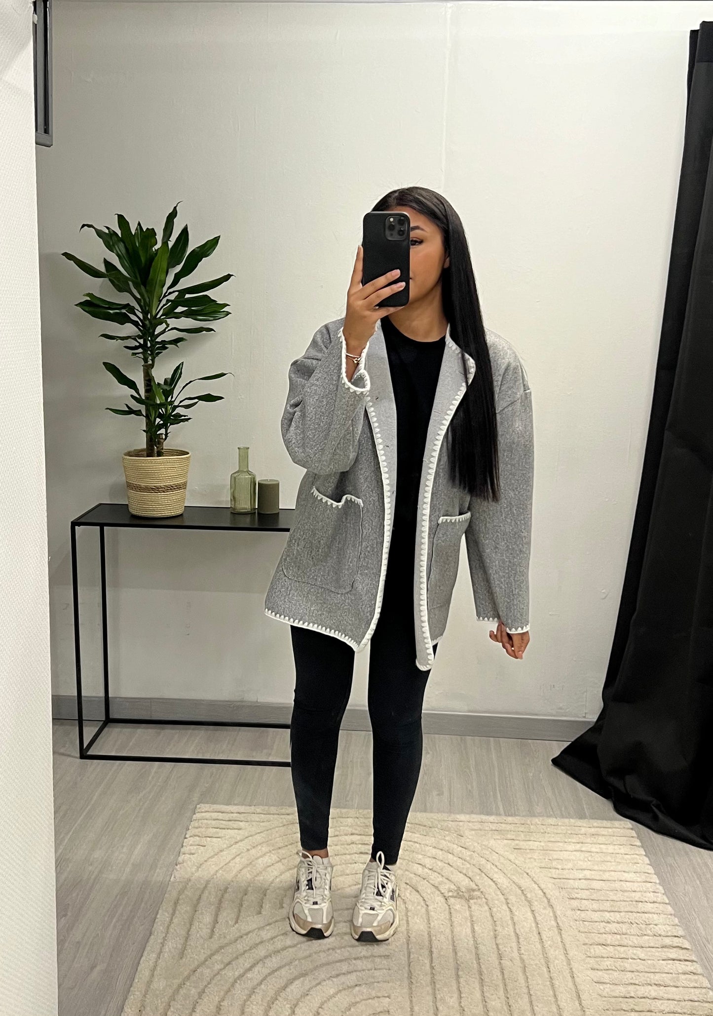 Veste avec écharpe intégrée grise