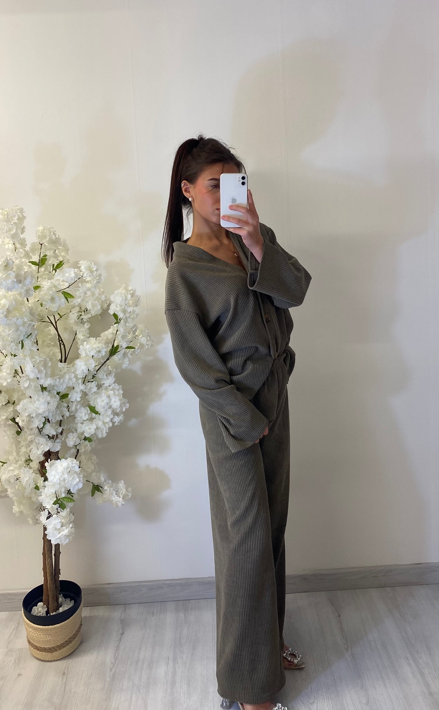 Ensemble à boutons marron