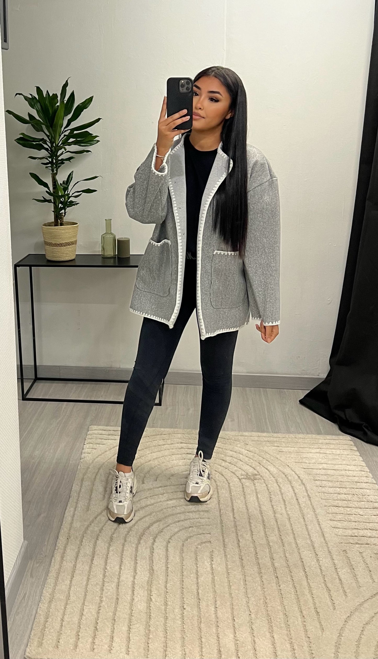 Veste avec écharpe intégrée grise