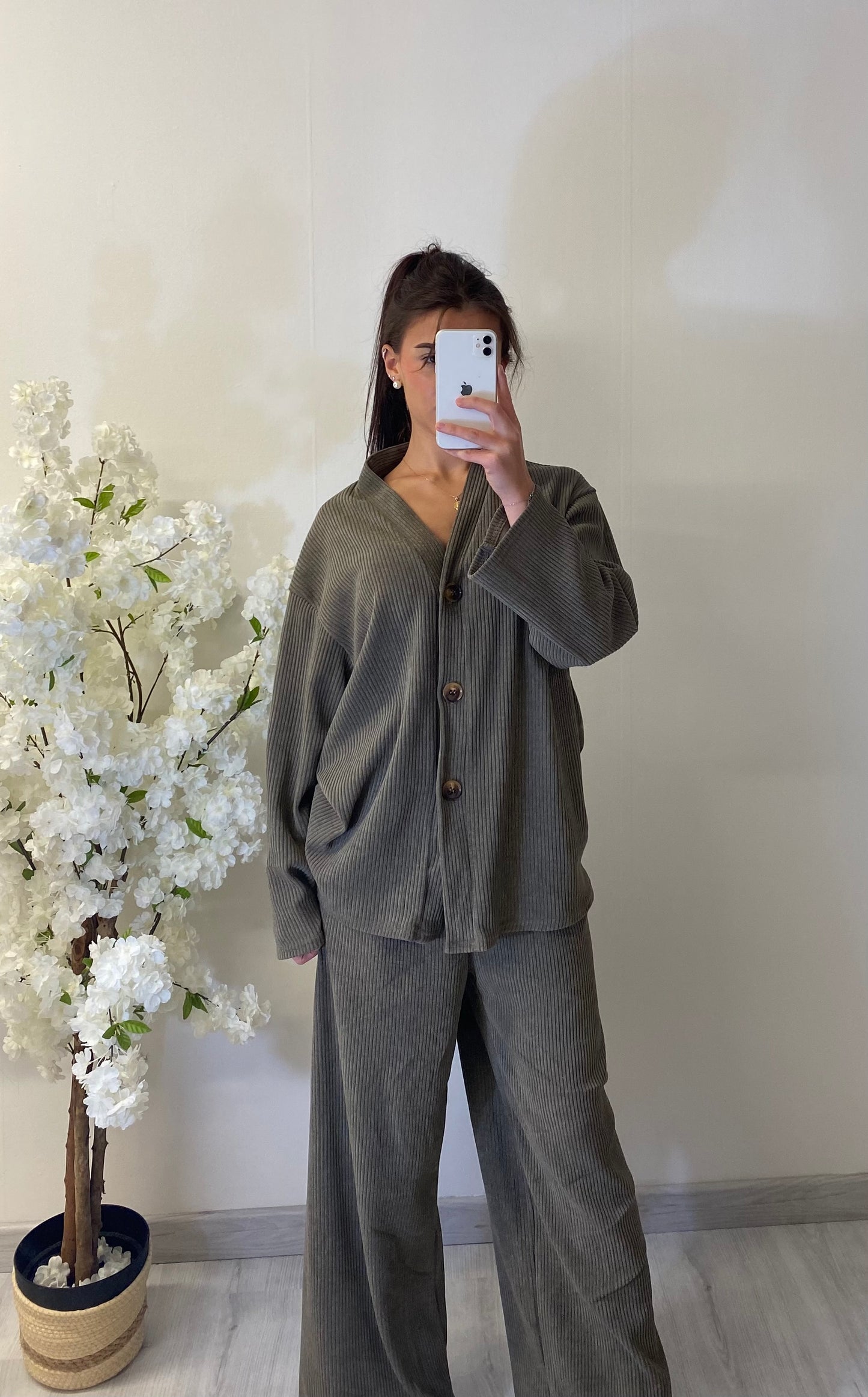 Ensemble à boutons marron